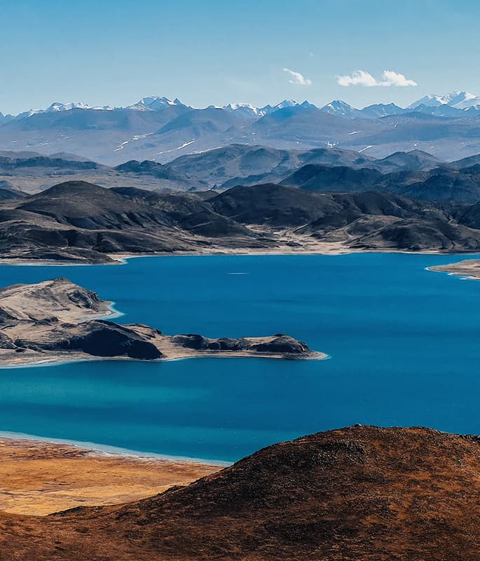 Yamdrok Lake detail view 1